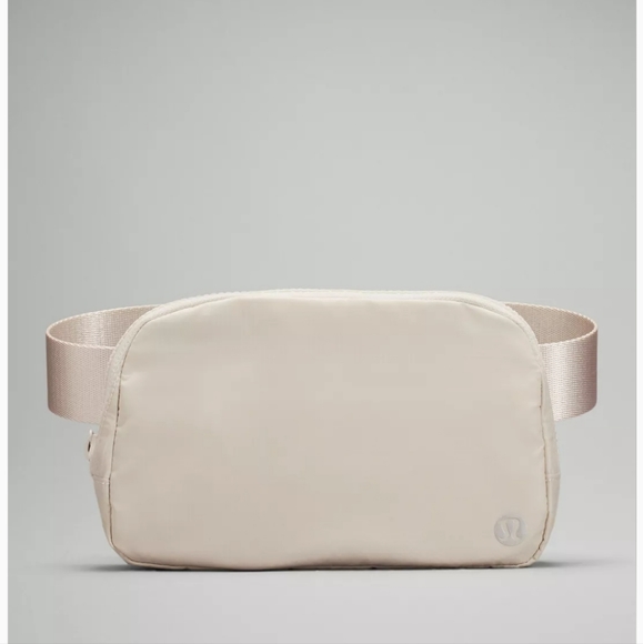 lululemon athletica Handbags - 🆕️ LULULEMON EVERYHERE BELT BAG - WHITE OPAL